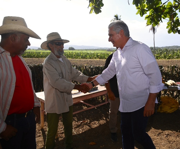 Díaz-Canel chequeó el avance multisectorial en tres municipios holguineros