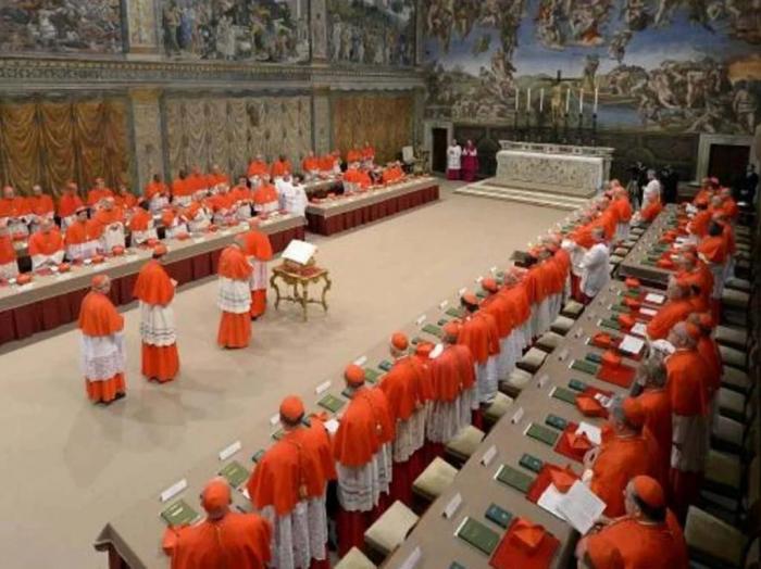 En este momento estás viendo Culminan Novendiali en Vaticano y avanzan preparativos del Cónclave para elegir nuevo papa