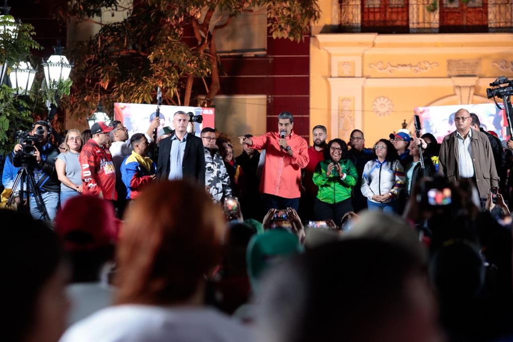 En este momento estás viendo Partido Socialista Unido controla 23 de los 24 estados de Venezuela (+Fotos)