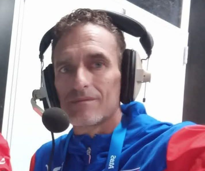 En este momento estás viendo Laureado comentarista deportivo avileño en festival nacional