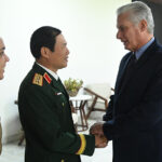 Presidente cubano recibe a delegación vietnamita