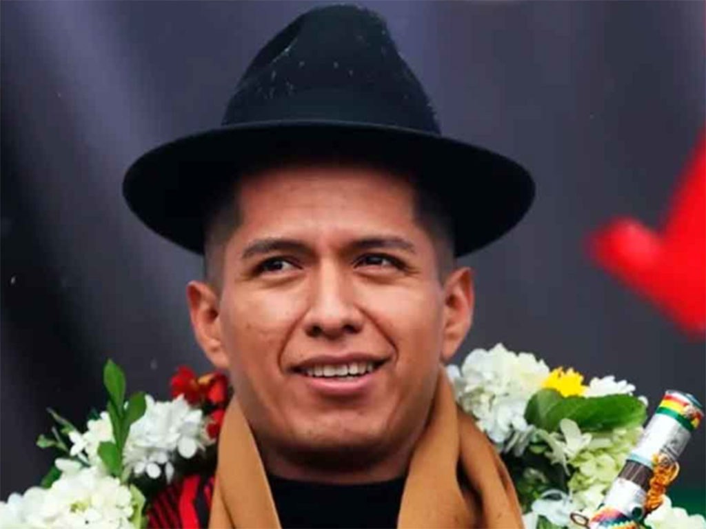 Lee más sobre el artículo Inscriben en Bolivia candidatura presidencial de Andrónico Rodríguez