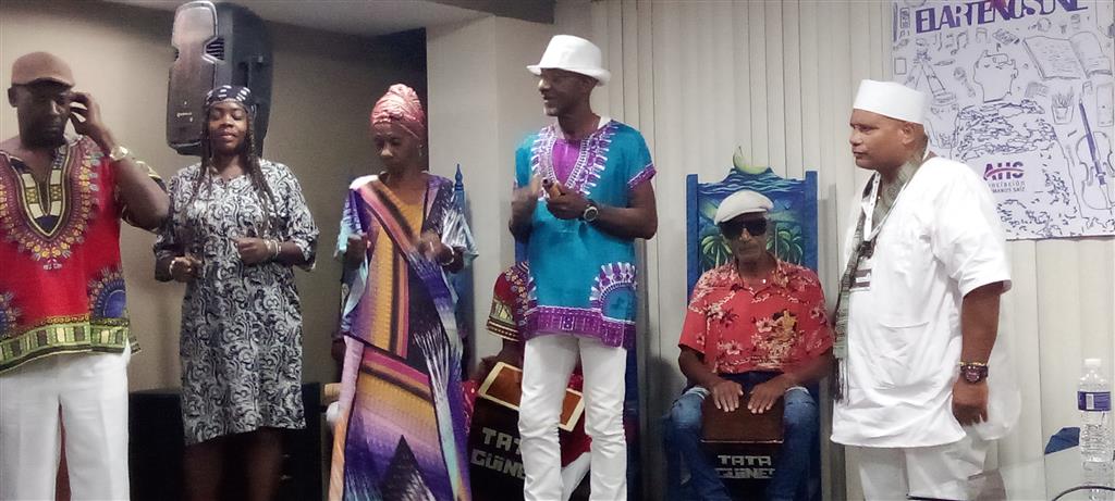 En este momento estás viendo Suenan nuevos acordes de tambores en Festival Cubarumba Tata Güines