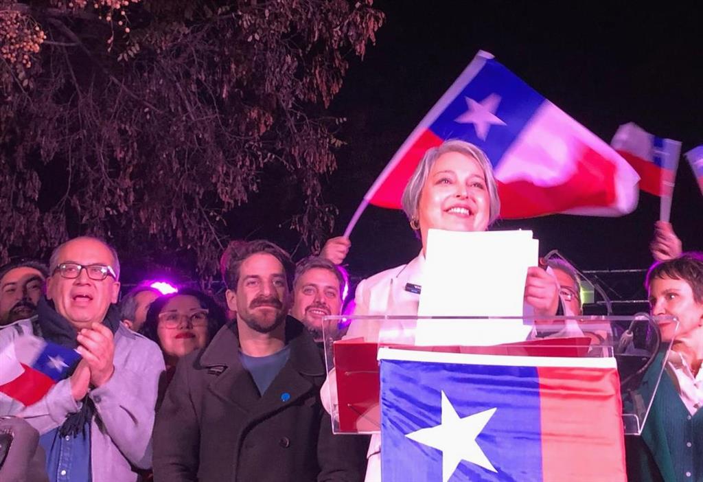 En este momento estás viendo Candidata comunista llama a la unidad tras ganar primarias en Chile (+Foto)