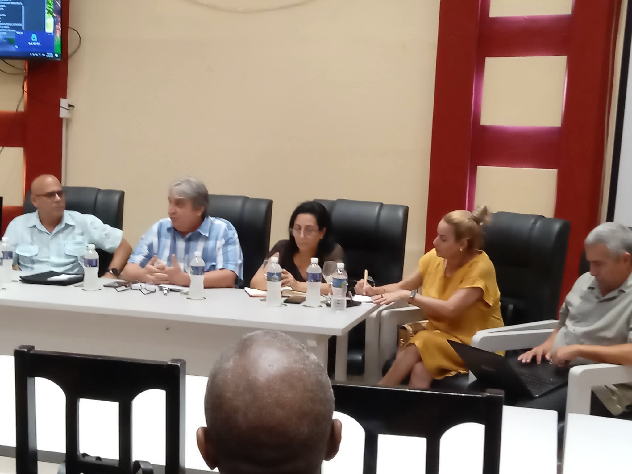 En este momento estás viendo Sesiona en Santa Clara encuentro nacional de especialistas técnicos de la Radio y TV cubanas