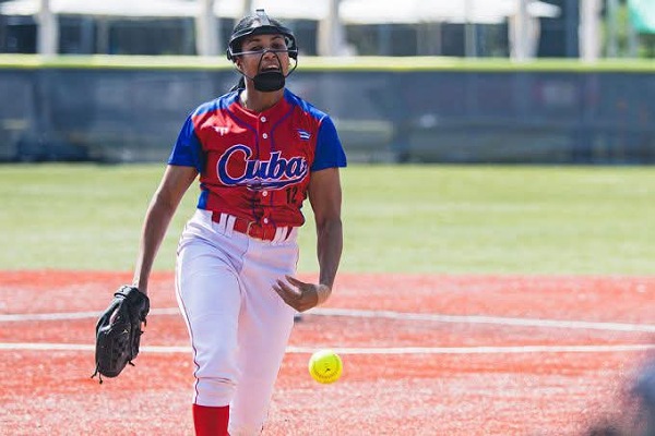 En este momento estás viendo Cubanas ganan doble en justa continental de softbol