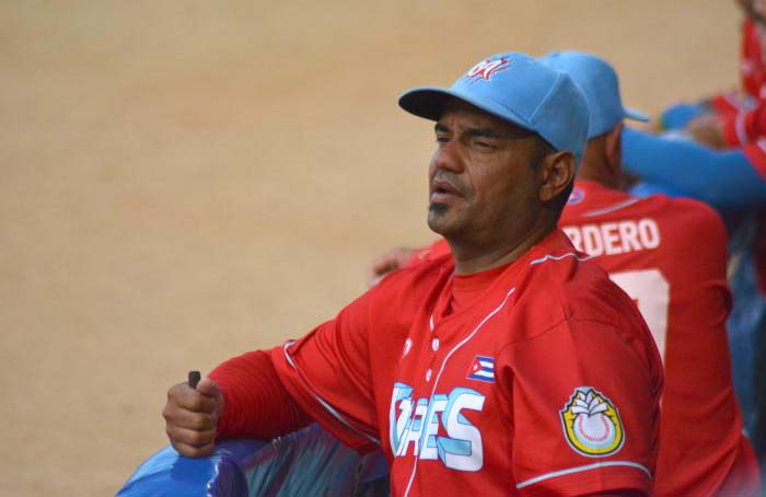 ¿Puede Danny Miranda asumir el Clásico?
