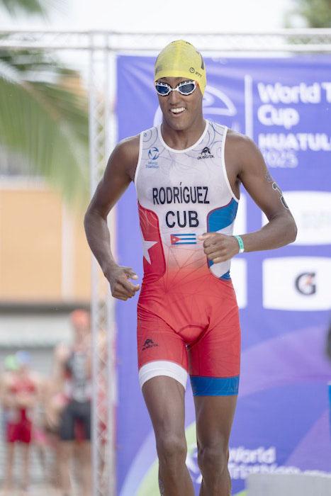 En este momento estás viendo Alejandro Rodríguez entró por la puerta grande a la élite mundial del triatlón