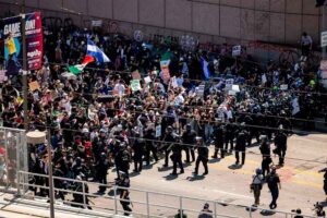 Lee más sobre el artículo Protestas, Guardia Nacional, el foco de atención sobre Los Ángeles (+Fotos)