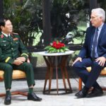 Cuban President Receives Vietnamese Delegation