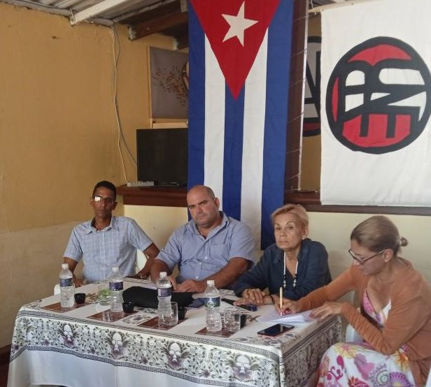 En este momento estás viendo Sostienen intercambio con miembros de la UNEAC