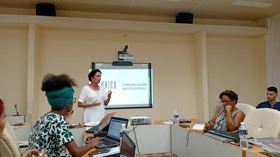 En este momento estás viendo Participa universidad avileña en el Taller sobre gestión de Comunicación Institucional