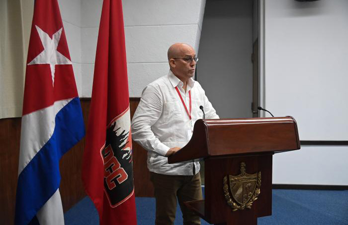 Evaluó Pleno del PCC la estrategia de Política de Cuadros