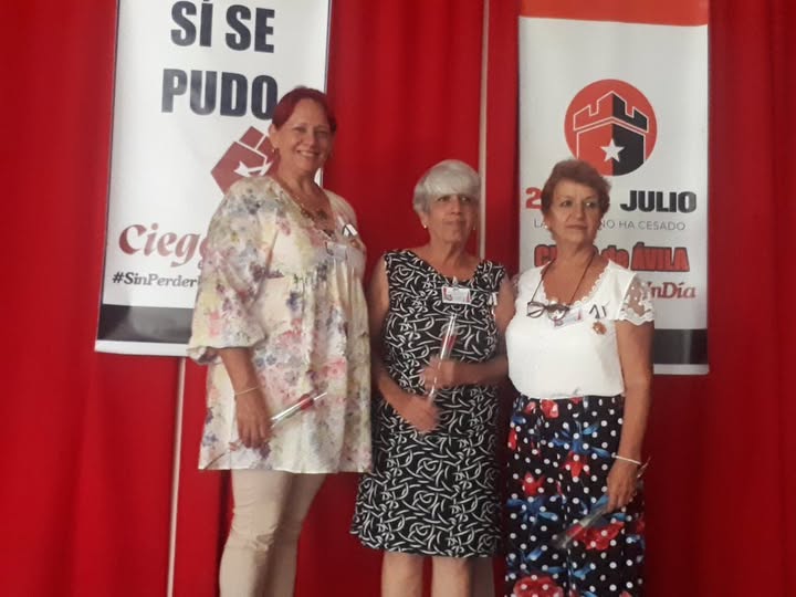 En este momento estás viendo Condecoran a prestigiosas educadoras avileñas
