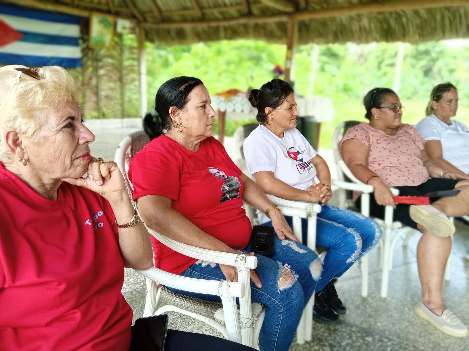 En este momento estás viendo Federadas avileñas reafirman  continuidad de la mujer campesina