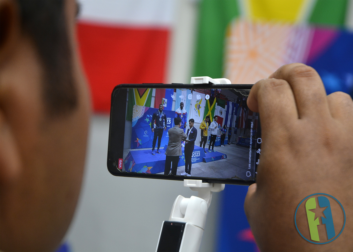 En este momento estás viendo Periodismo deportivo en Cuba: un legado de pasión y desafíos