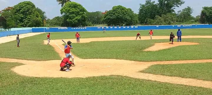 Lee más sobre el artículo Morón vive la pasión del béisbol en la Copa de Verano