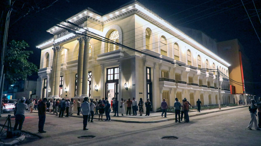 Lee más sobre el artículo Teatro Principal, excluido de la lista de Monumentos en Peligro