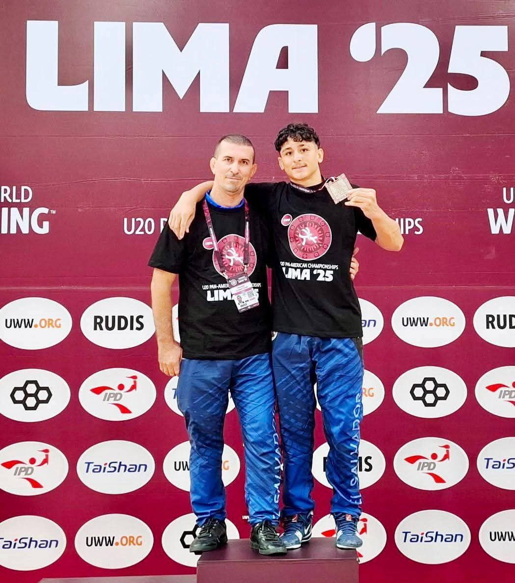 En este momento estás viendo Kevin Alemán Gómez gana plata en el Panamericano de Lucha U-20
