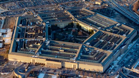 Lee más sobre el artículo Estados Unidos suspende parcialmente suministros del armamento prometido a Ucrania, según medios