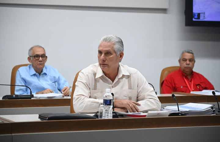 La batalla por Cuba, por la Revolución, tiene que darse día a día