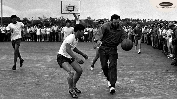 En este momento estás viendo Fidel Castro: El arquitecto del milagro deportivo cubano