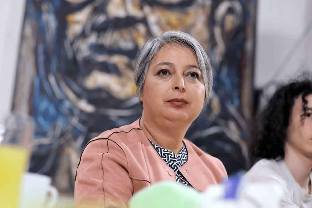 En este momento estás viendo Candidata chilena apuesta por “menos discurso y más contacto”