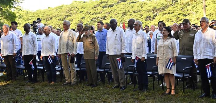 En este momento estás viendo Fidel, eso que el árbol llama raíz