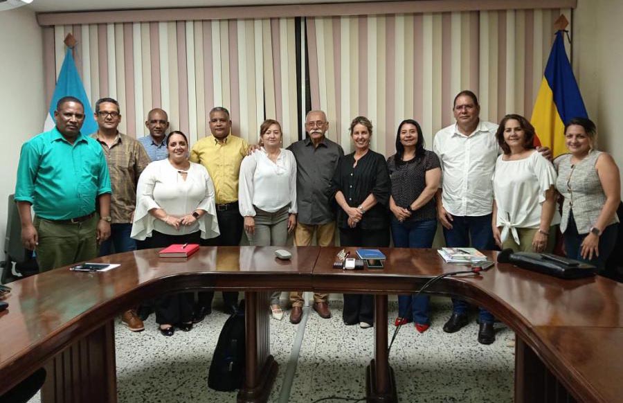 En este momento estás viendo Ministra cubana asiste a acto por alfabetización en Honduras