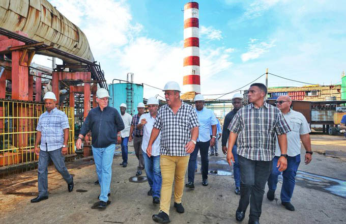 Inicia Díaz-Canel recorridos por termoeléctricas del país