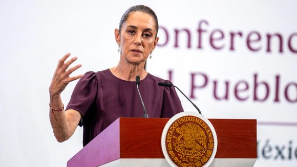En este momento estás viendo Claudia Sheinbaum subraya que México continuará su convenio para recibir a médicos cubanos