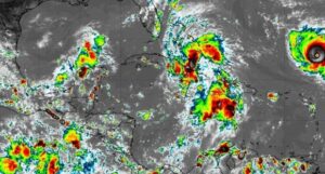 Lee más sobre el artículo Depresión tropical mantuvo al oriente cubano bajo intensas lluvias durante madrugada de este domingo