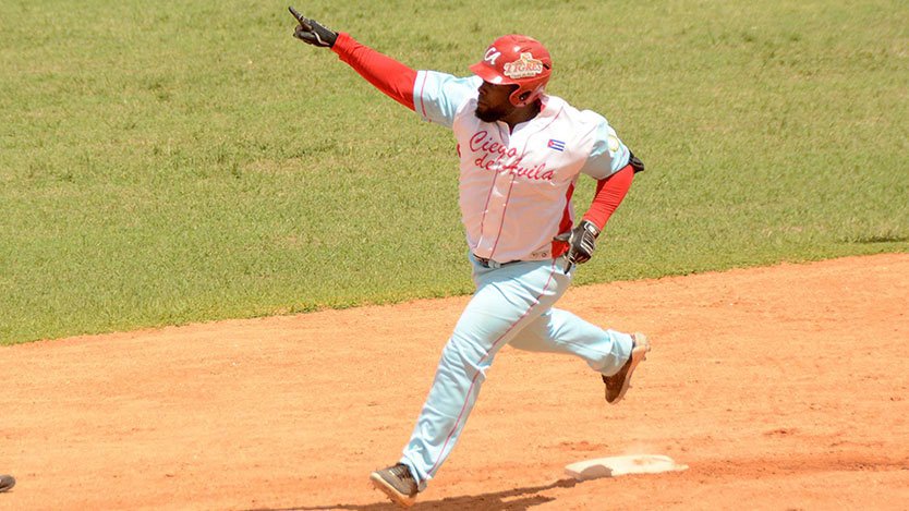 En este momento estás viendo From This Tuesday, the Ciego de Ávila Tigers Return to the José Ramón Cepero Stadium