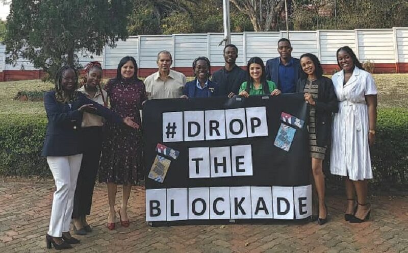 Universitarios de Zimbabwe rechazan bloqueo de Estados Unidos contra