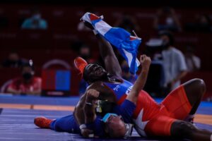 Lee más sobre el artículo COI premia al cubano Raúl Trujillo como entrenador del año