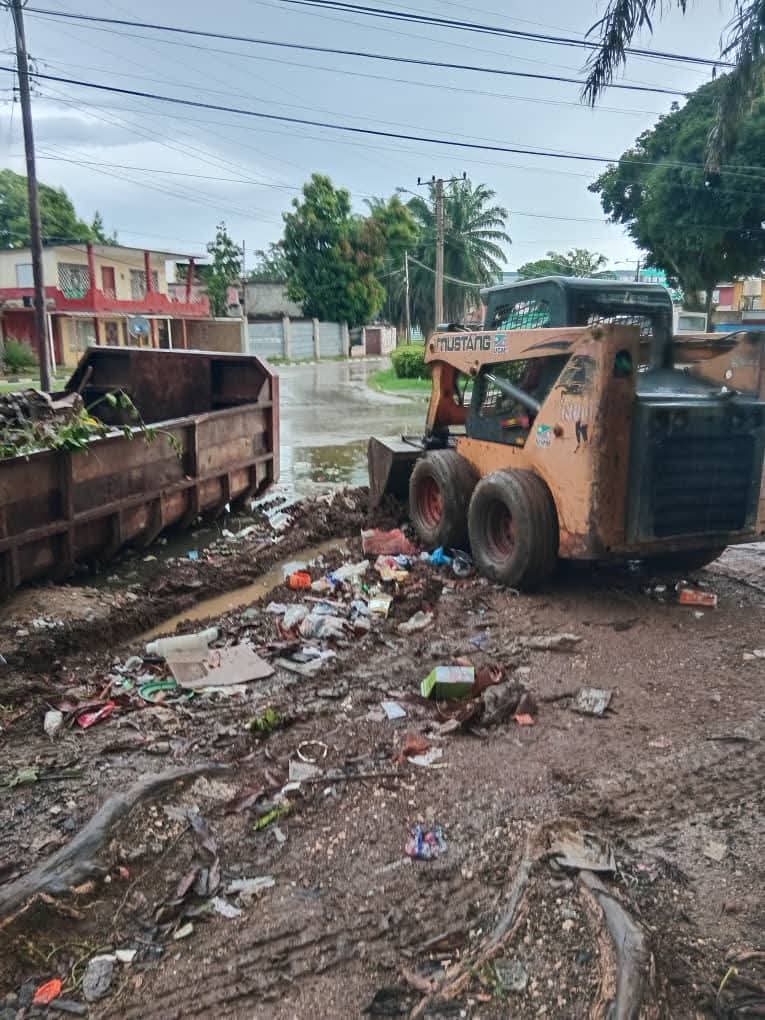 En este momento estás viendo Continúan acciones de saneamiento ambiental en Ciego de Ávila