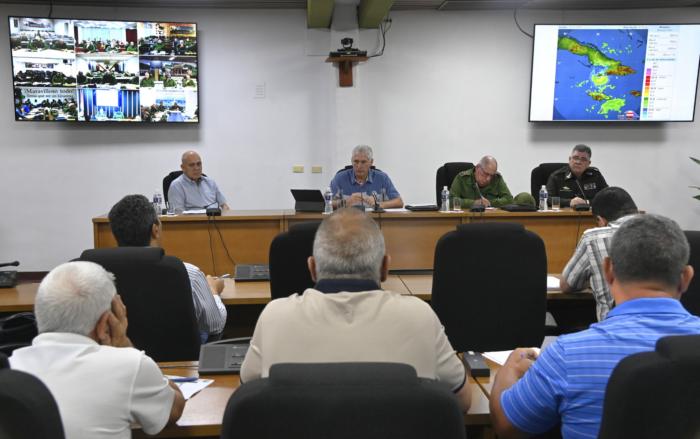 En este momento estás viendo Ante la amenaza de huracán, lo fundamental es la protección de la población