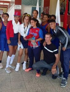 Lee más sobre el artículo Reciben en Ciego de Ávila a campeona juvenil de Baseball Five