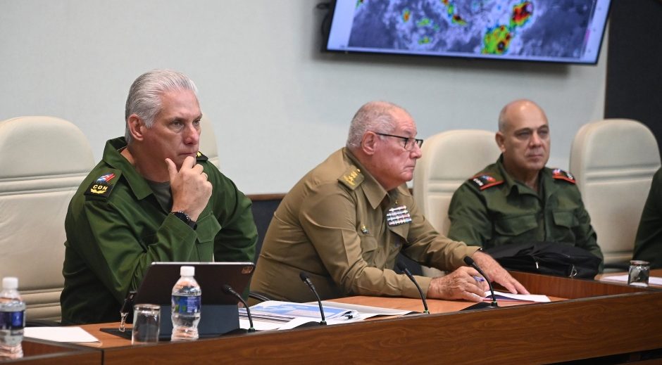 Lee más sobre el artículo Díaz-Canel sostiene que lo más importante es proteger las vidas humanas ante el paso de Melissa