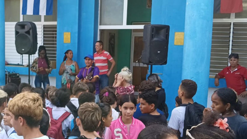 Lee más sobre el artículo Realizan en Chambas cantata en solidaridad con el pueblo de Venezuela