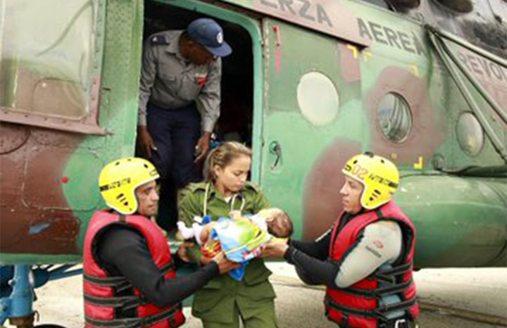 En este momento estás viendo Reconoce Díaz-Canel heroísmo de rescatistas en zonas afectadas