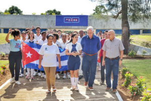 Dialoga Díaz-Canel con jóvenes de la FEEM