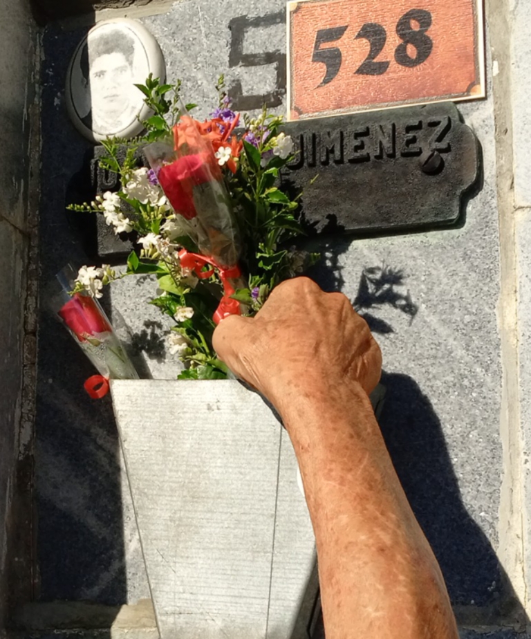 Lee más sobre el artículo Promesa de amor ante el mármol gris