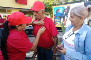 Condecoran a constructores de extraordinarios méritos