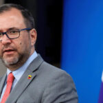 Canciller de Venezuela juzga a secretario de Estado estadounidense