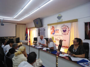 Debaten avileños sobre economía y funcionamiento sindical