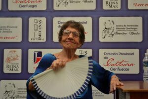 Una tarde con María Elena Llana