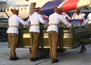 Lee más sobre el artículo Llegan a Cuba los restos mortales de los 32 combatientes caídos en Venezuela