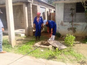 Lee más sobre el artículo Solucionan problemas en redes de alcantarillado en Consejo Popular Roberto Rivas Fraga