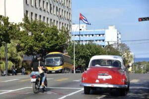 Cuba adopta medidas viales por homenaje a combatientes caídos